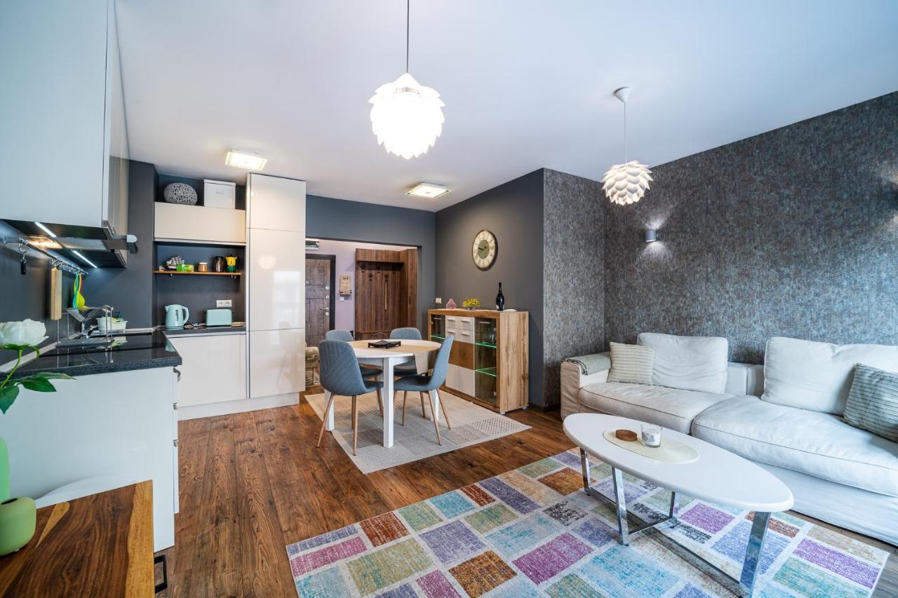 Colibri Central Apartment Варна Екстериор снимка