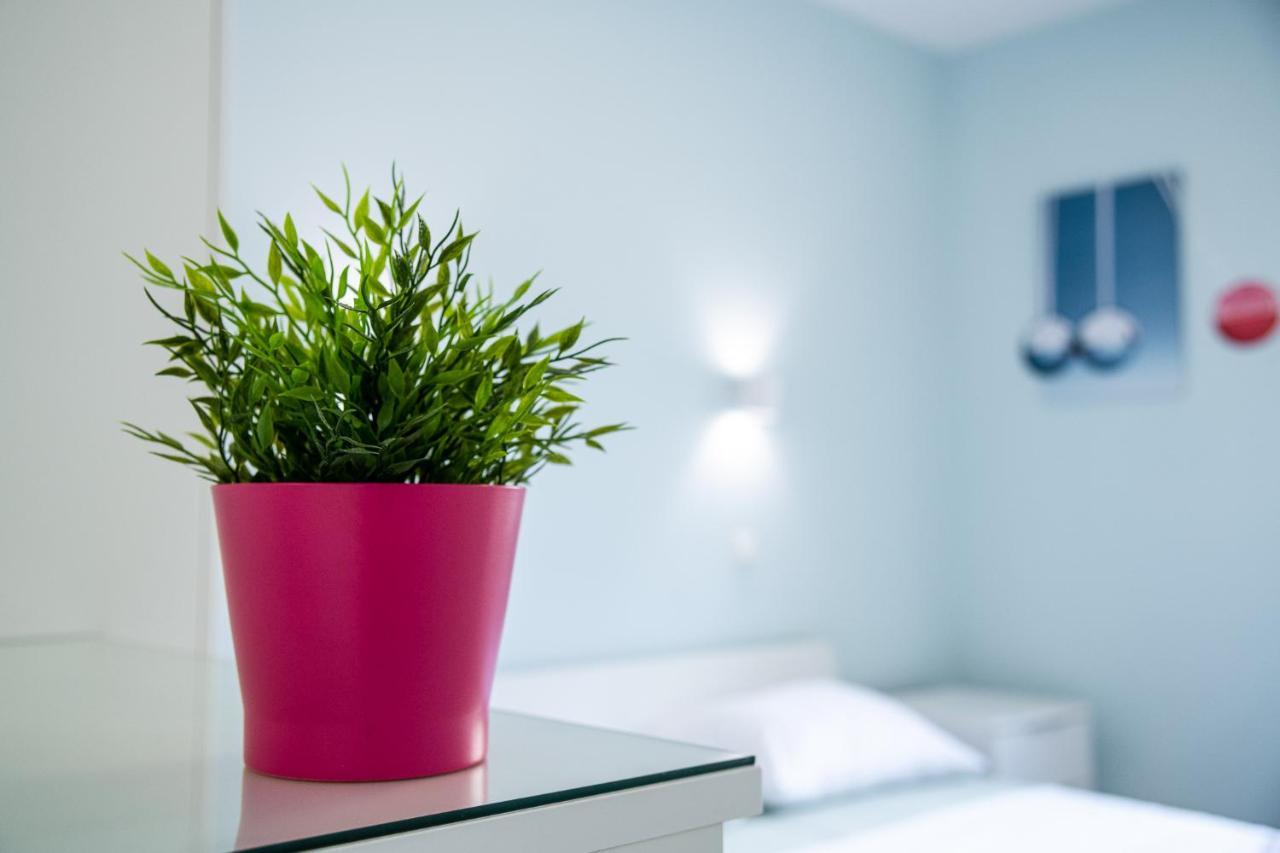 Colibri Central Apartment Варна Екстериор снимка