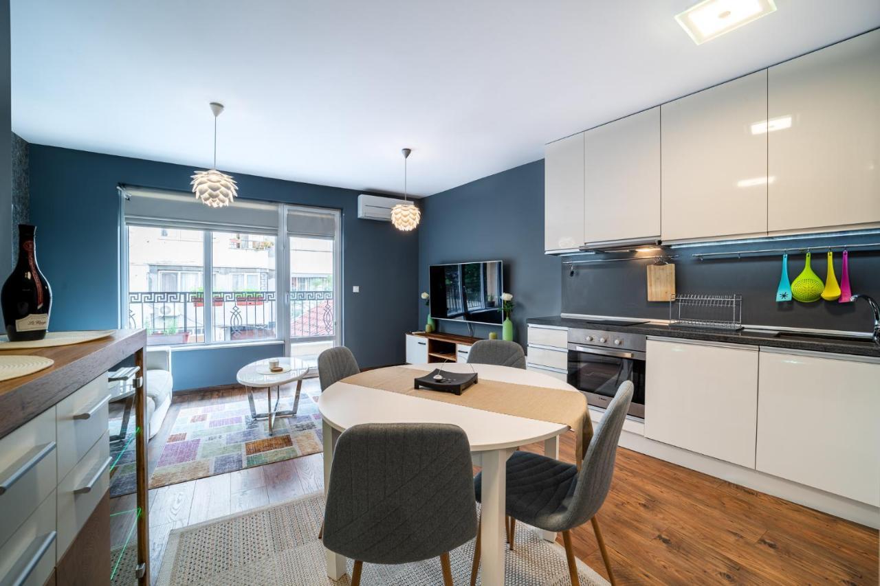 Colibri Central Apartment Варна Екстериор снимка