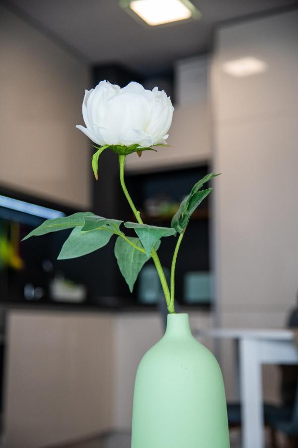Colibri Central Apartment Варна Екстериор снимка
