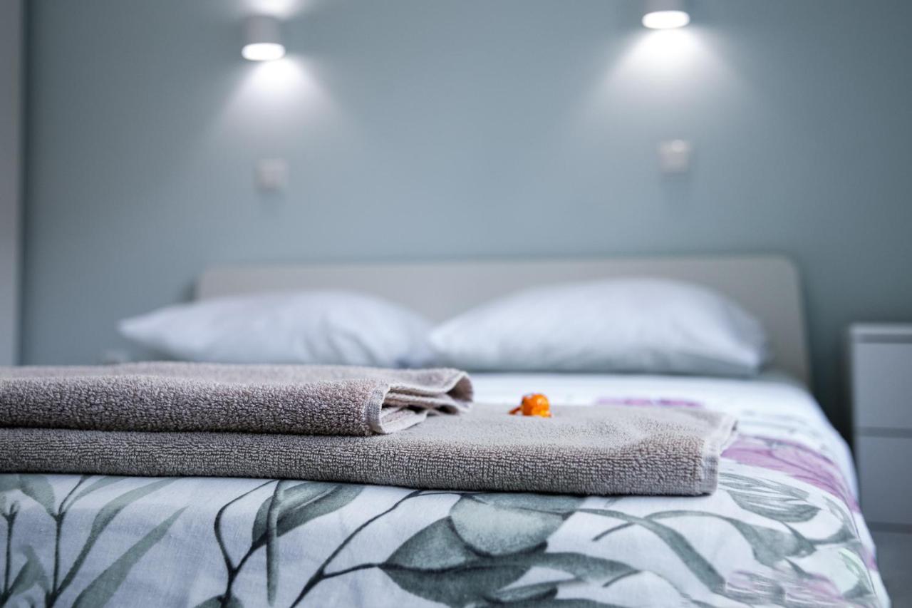 Colibri Central Apartment Варна Екстериор снимка
